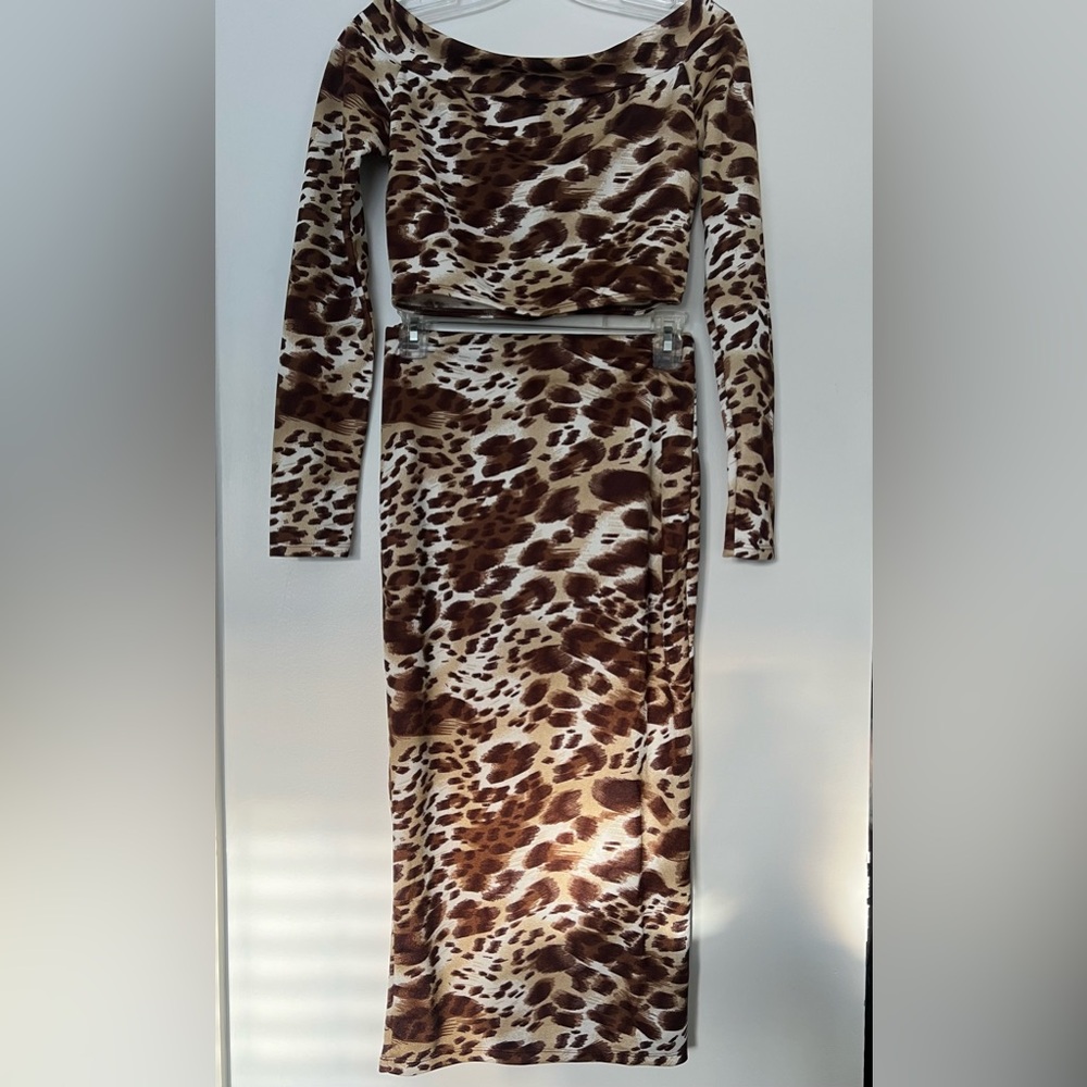Hot Miami Styles Leopard Print Long Sleeve/Maxi Skirt Matching Set